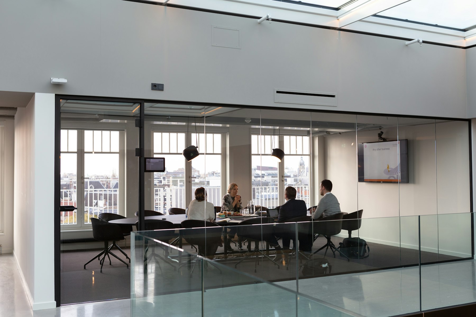 Advisory meeting in a modern office setting